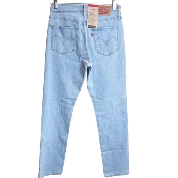 NWT Levi’s Classic Straight Fit Women’s Jeans Light Wash Size 27x30 (4) - Picture 2 of 13